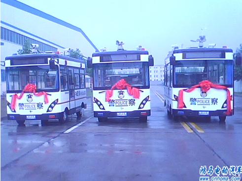 3臺鴻馬移動警務(wù)室落戶西安