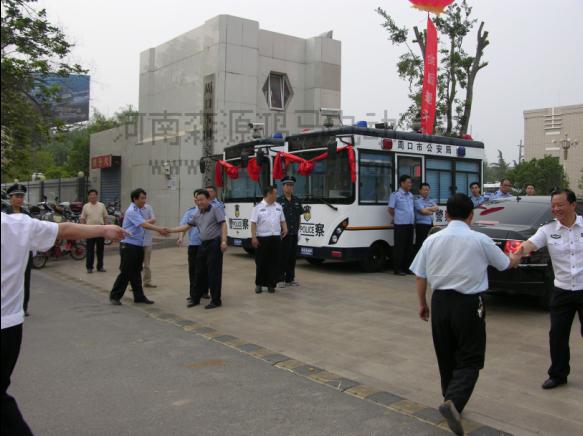 周口警務(wù)機(jī)制改革鴻馬流動(dòng)警務(wù)室